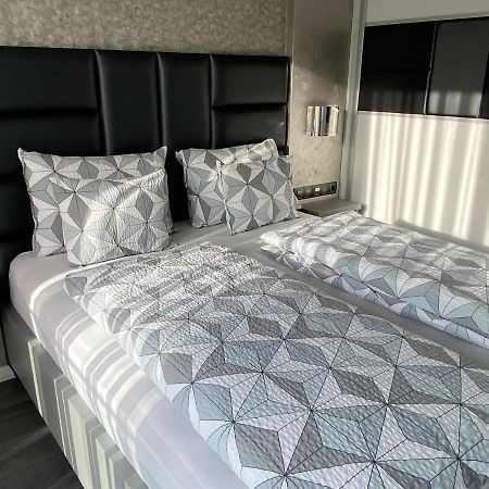 Noir Silvery Apartman セゲド エクステリア 写真